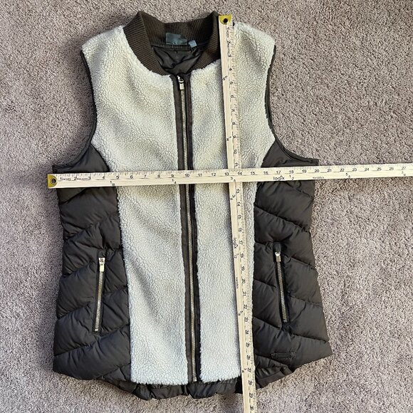 Athleta Olive Green Goose Down Tundra Sherpa Puffer Vest Quilted Women's Large - Picture 6 of 10